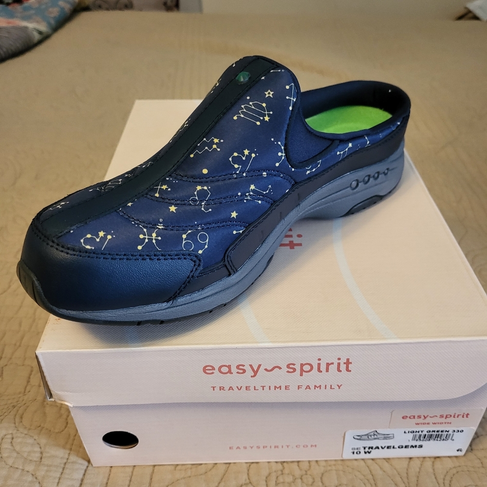 Easy Spirit clogs
